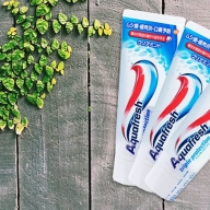 Kem đánh răng Aquafresh 140g hương bạc hà