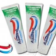 Kem đánh răng Aquafresh 140-160g hương trà xanh