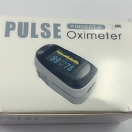 Máy đo nồng độ oxy Pulse Fingertip Oximeter hộp*1 cái