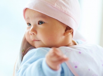 QUY TẮC GIỮ ẤM CHO TRẺ TRONG MÙA LẠNH